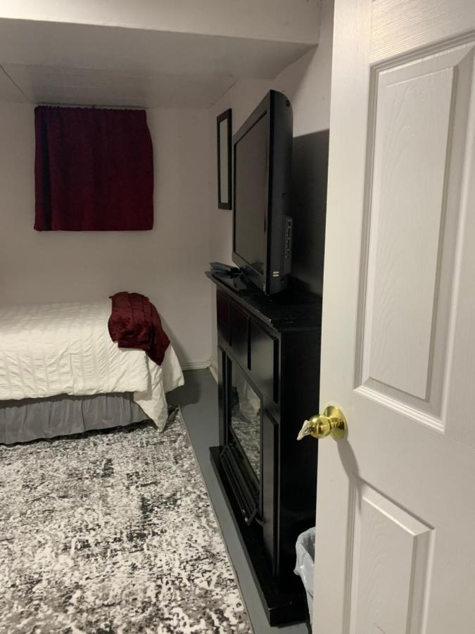 Quaint & Cozy Accommodation 埃德蒙顿 外观 照片
