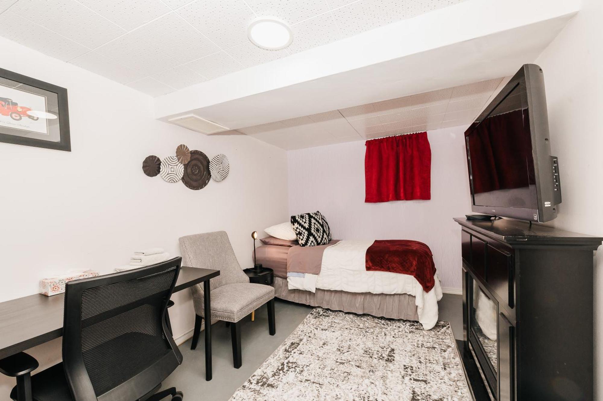 Quaint & Cozy Accommodation 埃德蒙顿 外观 照片