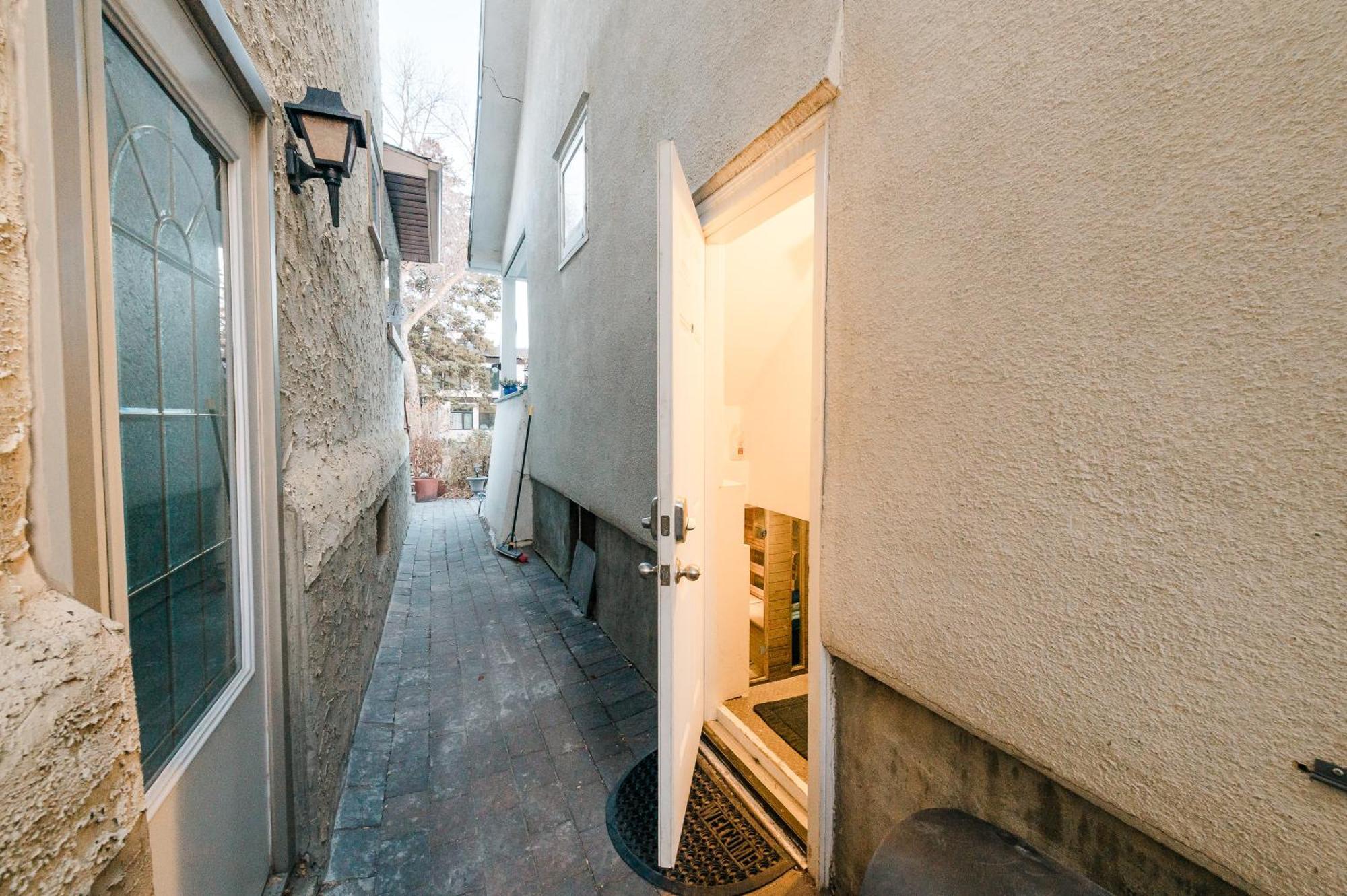 Quaint & Cozy Accommodation 埃德蒙顿 外观 照片